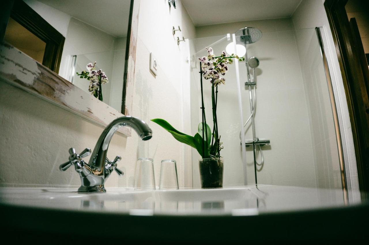 Villa El Aprisco, Con Piscina Climatizada En Hueva-Guadalajara Esterno foto